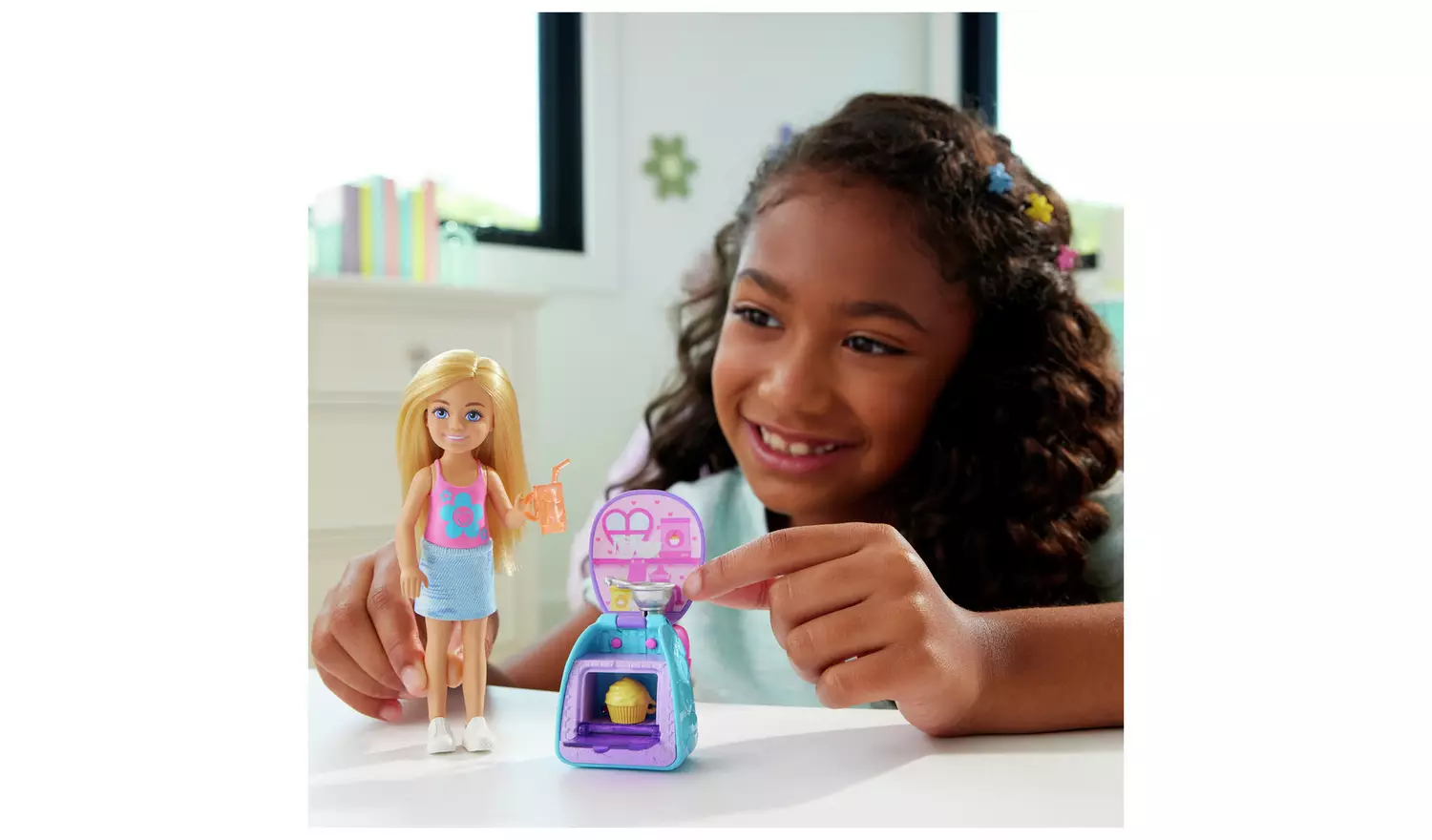 Barbie Family & Friends Cupcake Baking Backpack Chelsea Doll