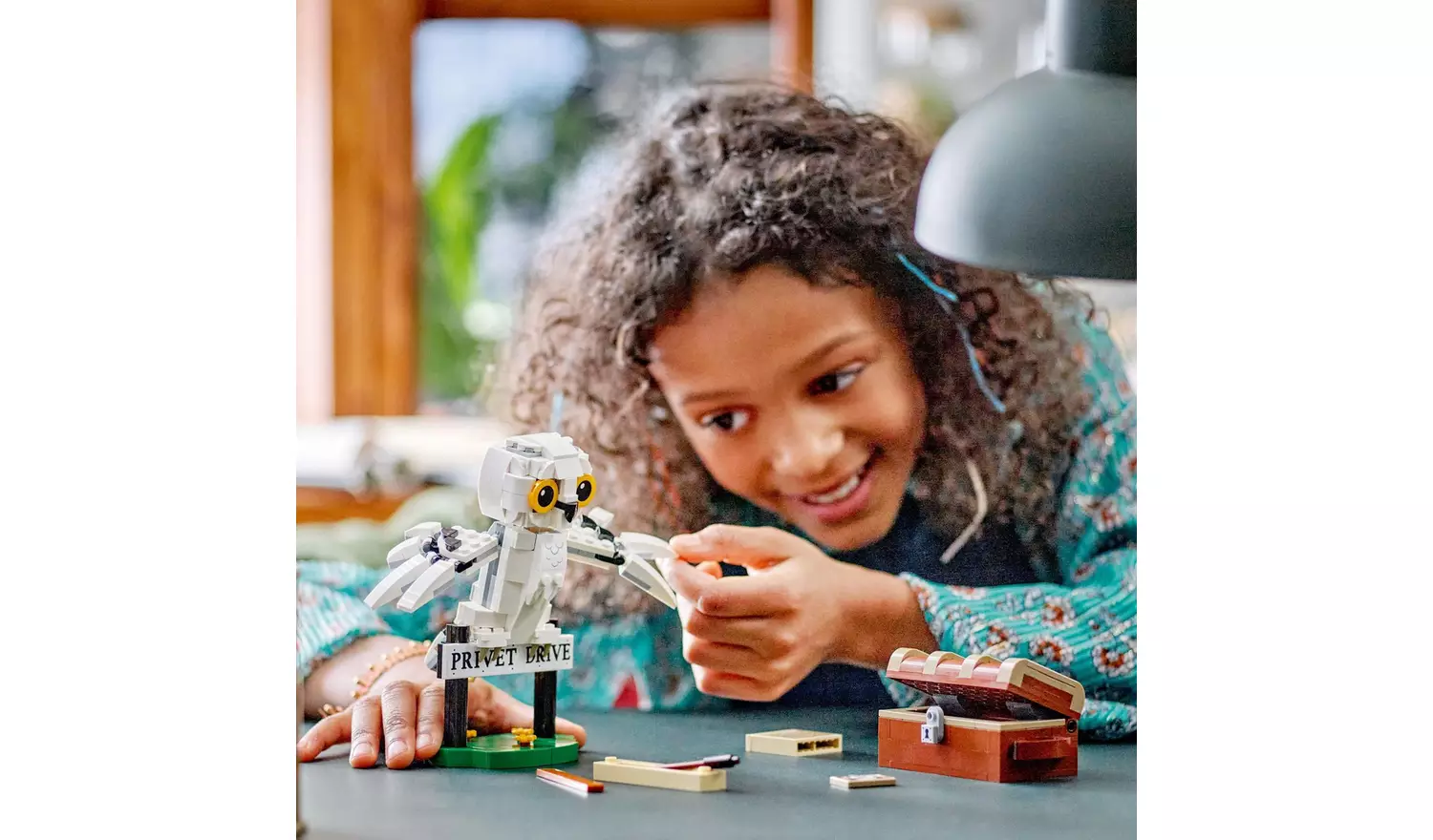 LEGO Harry Potter Hedwig at 4 Privet Drive Toy Owl Set 76425