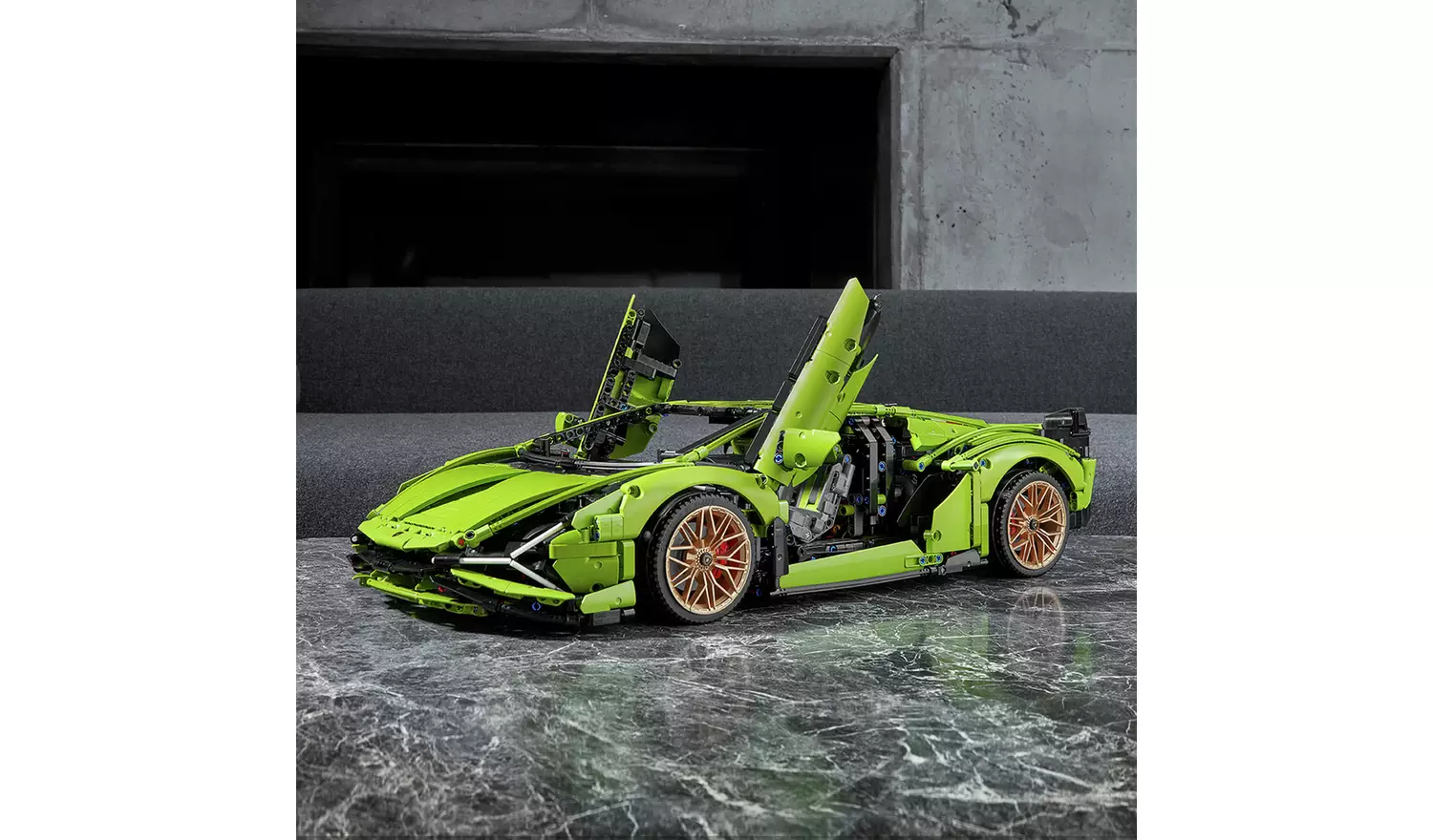 LEGO Technic Lamborghini Sián FKP 37 Car Model Set 42115