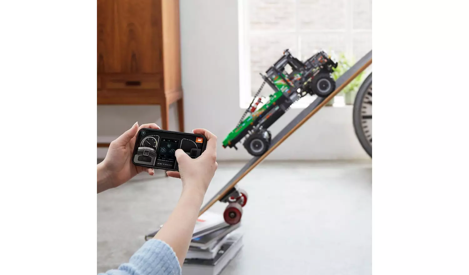 LEGO Technic 4x4 Mercedes-Benz Zetros Trial RC Truck 42129