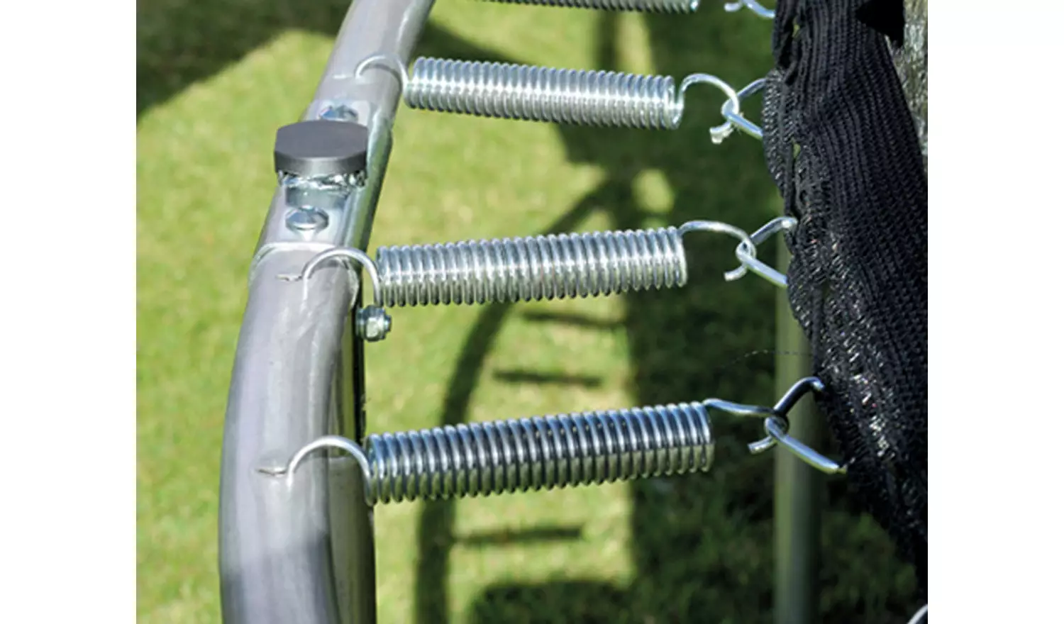 Chad Valley 6ft Outdoor Kids Trampoline with Enclosure