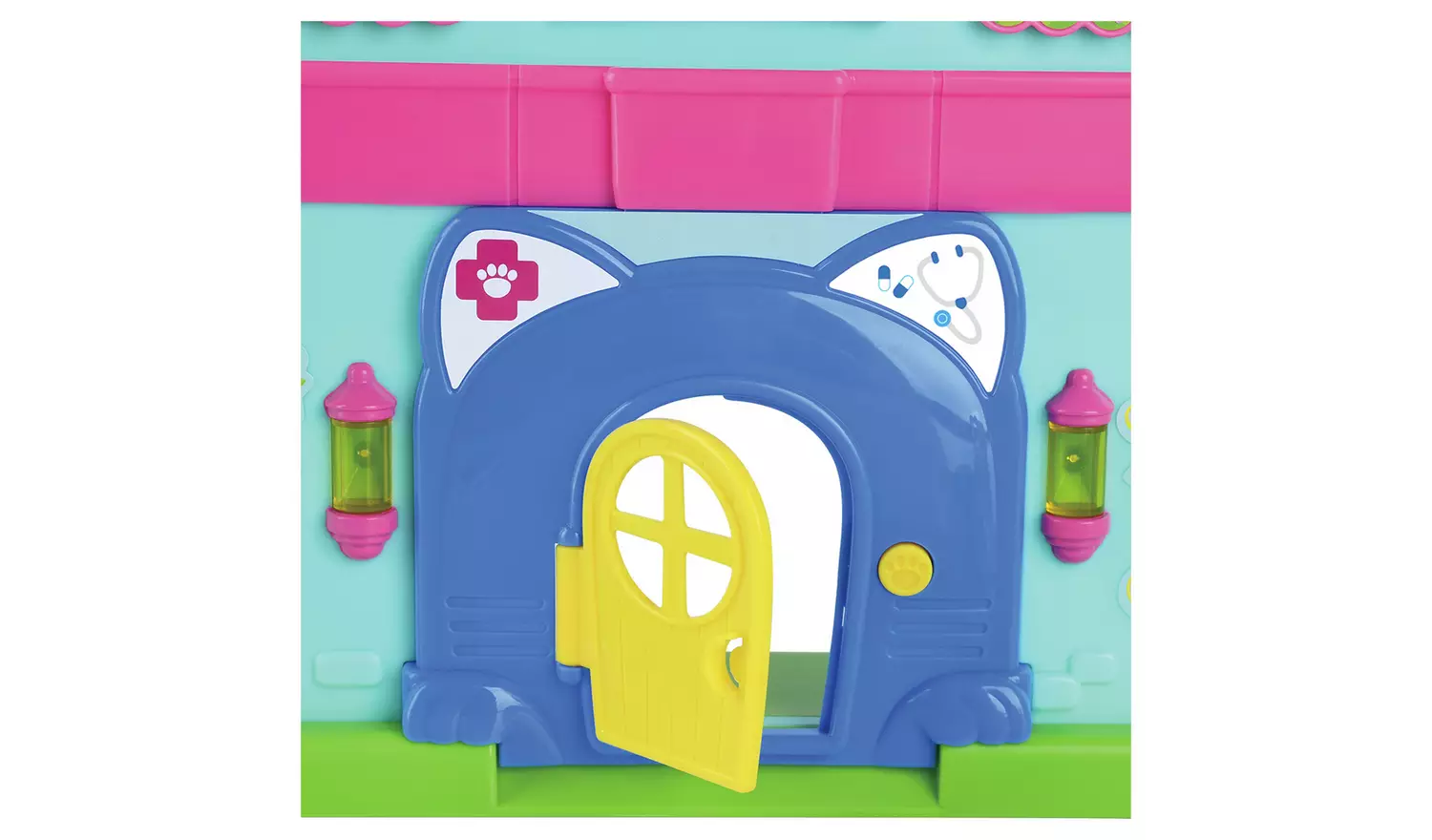 Chad Valley Vet Clinic – 16 Piece Playset