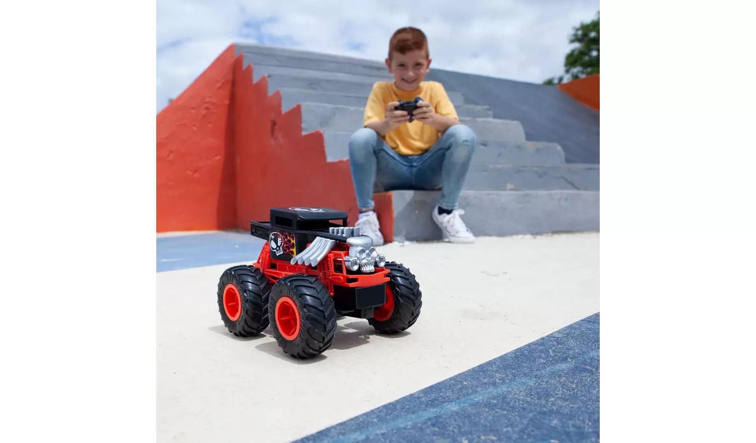 Hot Wheels Bone Shaker Monster 1:24 Radio Controlled Truck