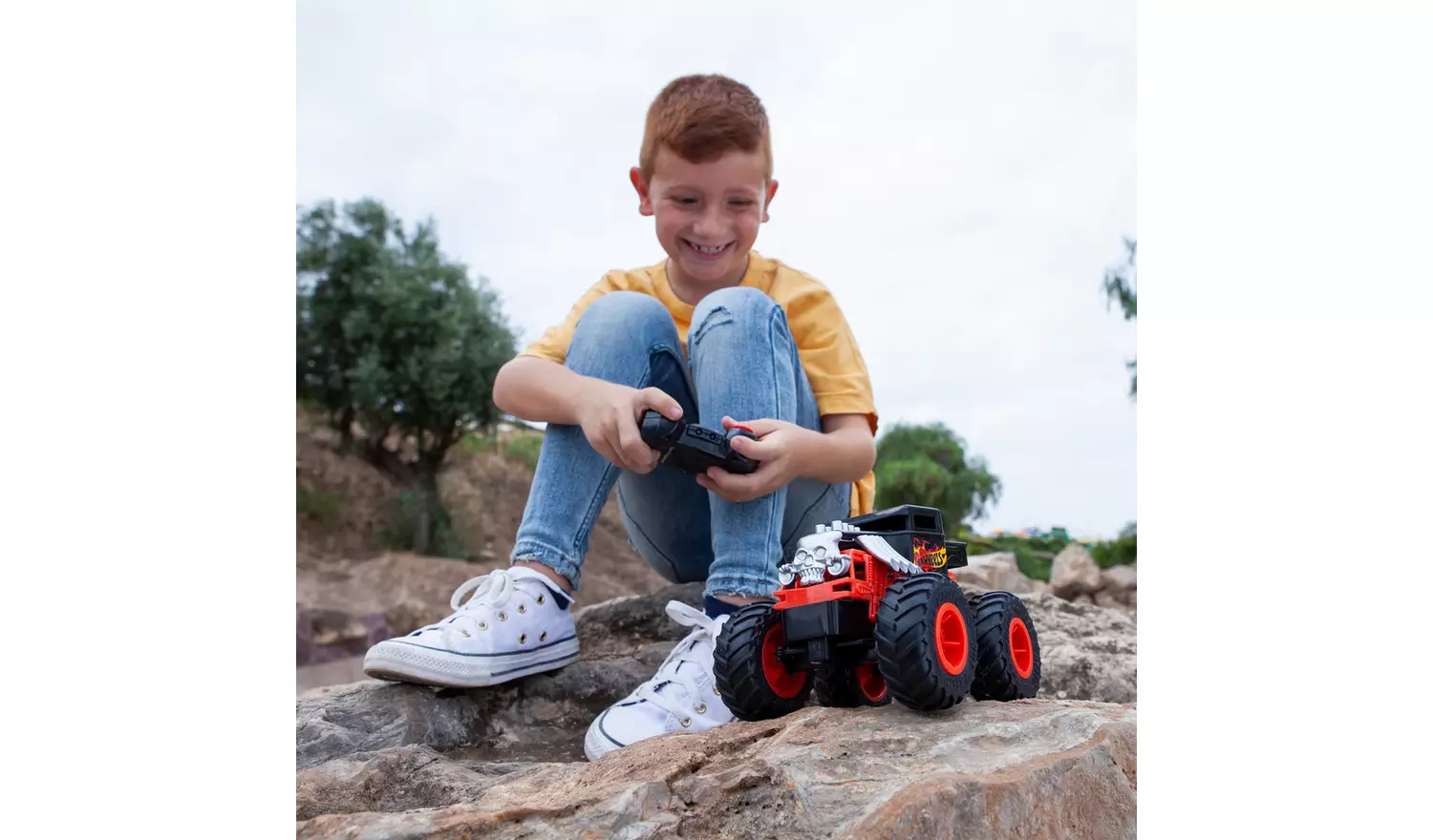 Hot Wheels Bone Shaker Monster 1:24 Radio Controlled Truck