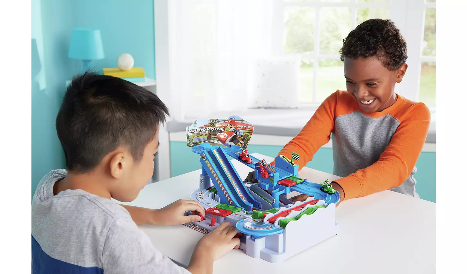 Super Mario Kart Deluxe Racing Track