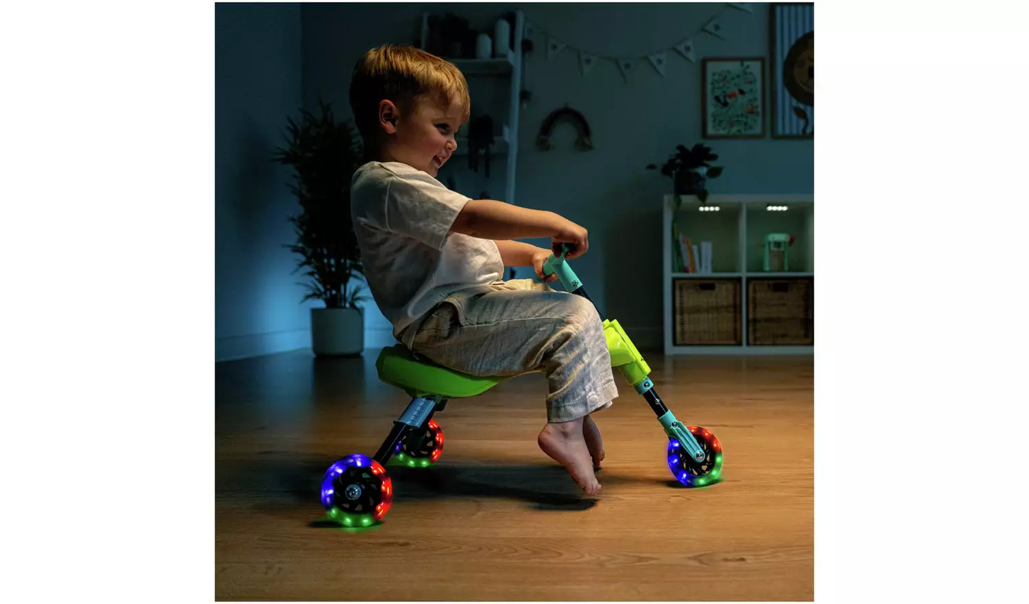 Scuttlebug Firefly with Light Up Wheels