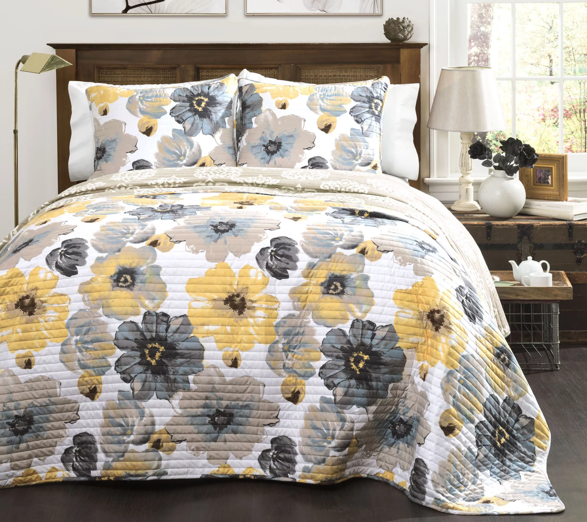 Leah 3-Piece Full/Queen Quilt Set by Lush Decor