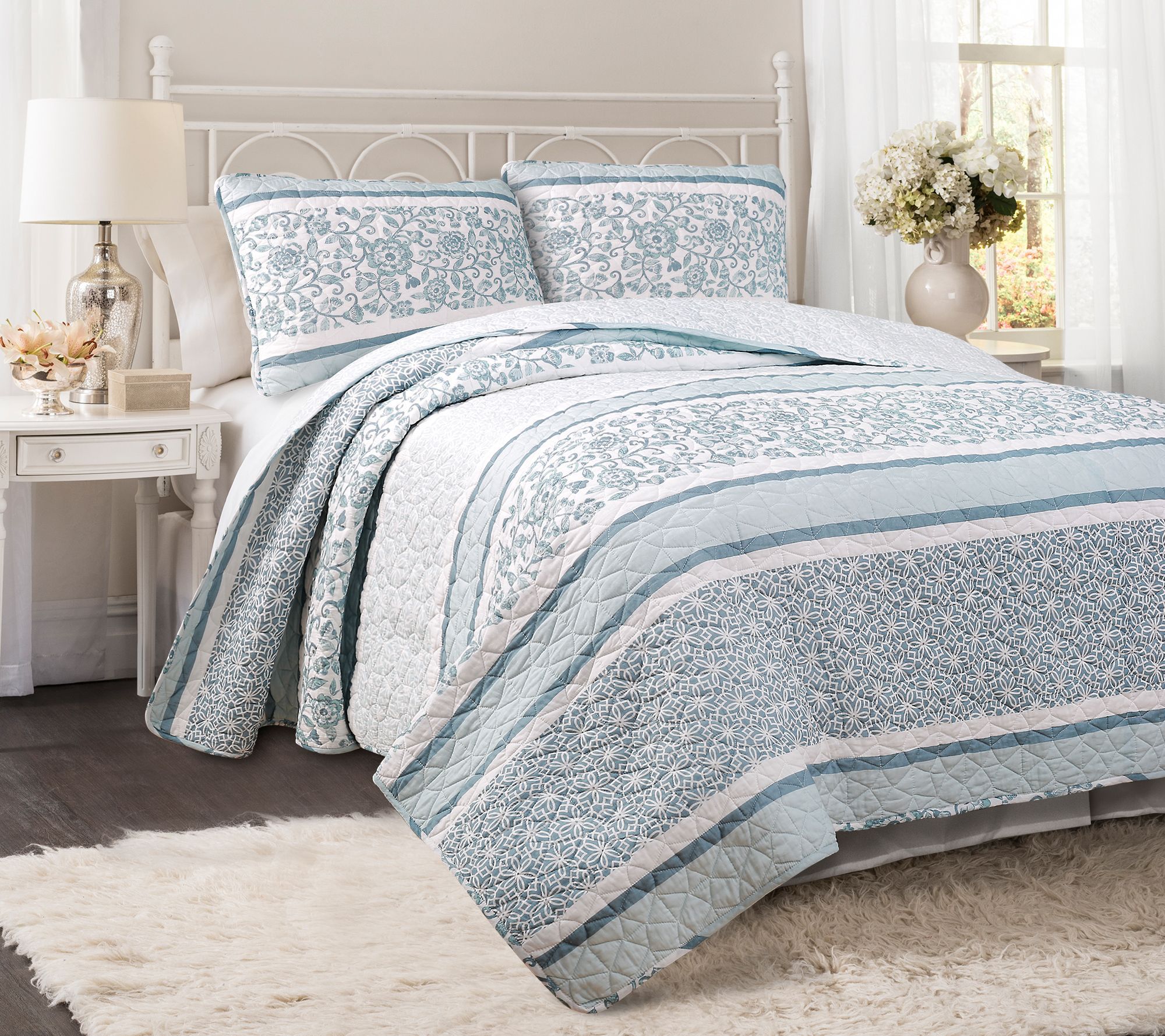 Nisha 3-Piece King Quilt Set by Lush Decor