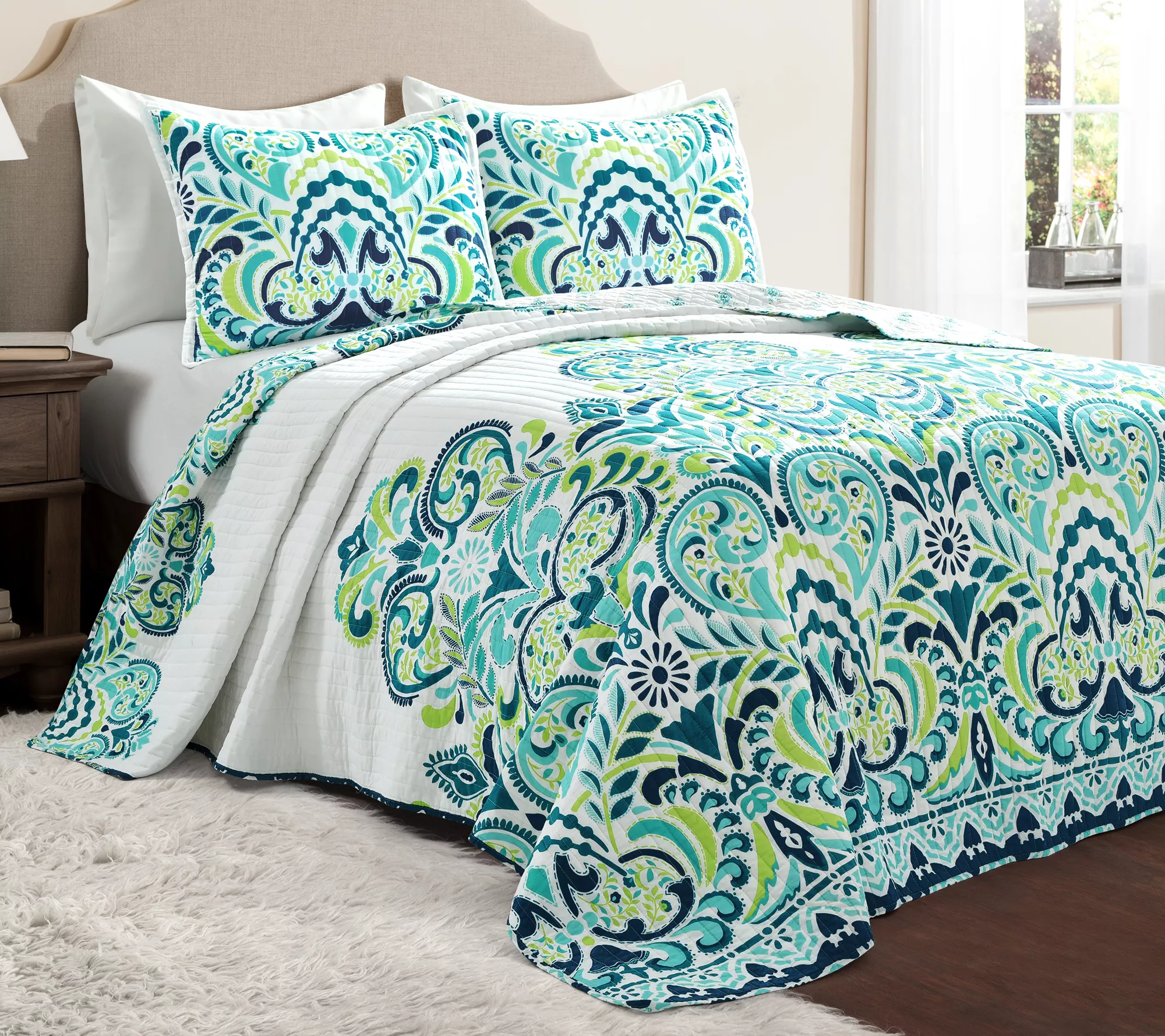 Clara 3-Piece Full/Queen Quilt Set by Lush Decor