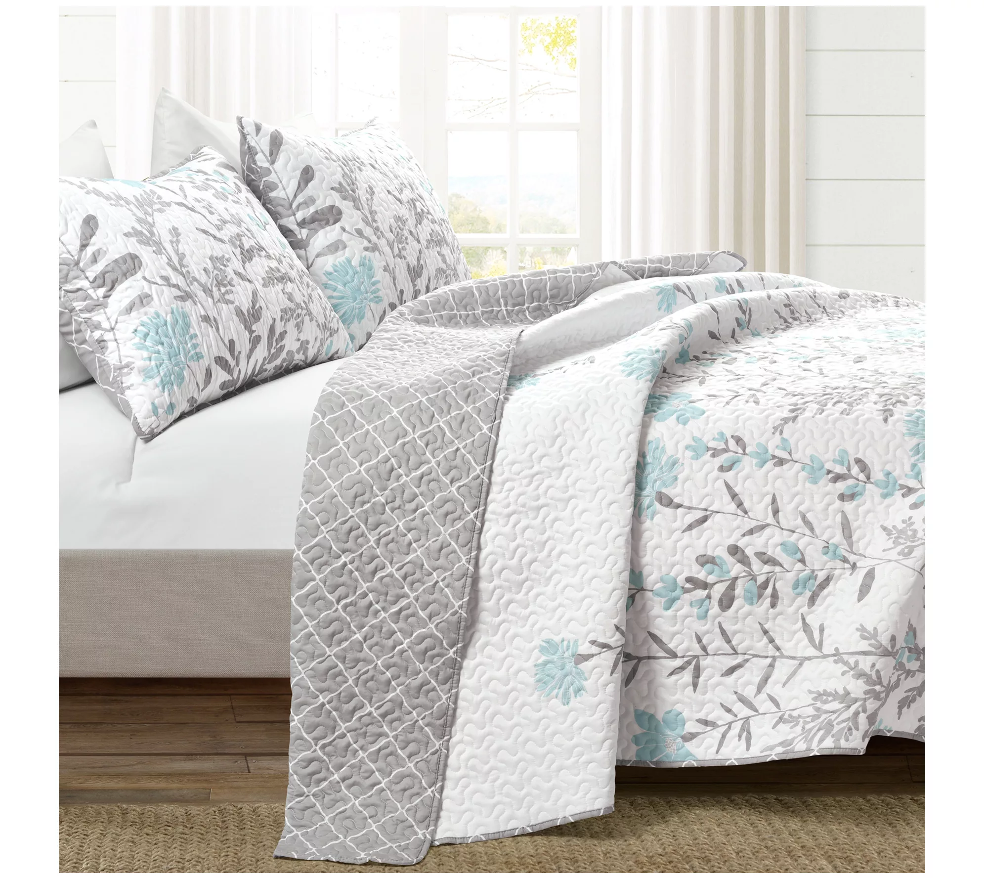 Lush Decor Aprile Reversible Quilt 3-Piece King